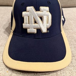 Notes Dame, mens UA hat